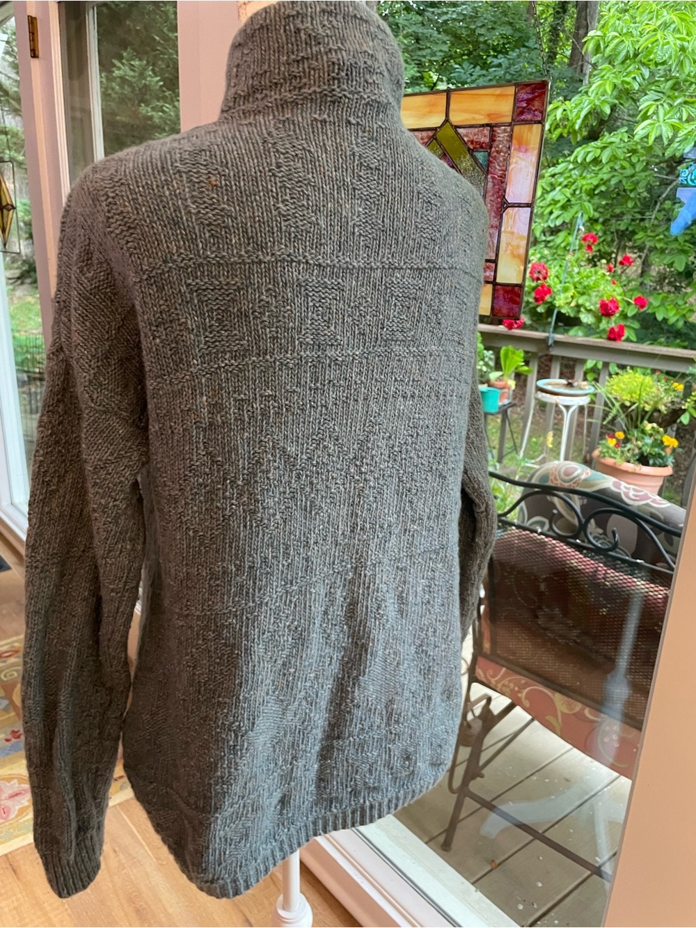 Sherpa Adventure Gear Yuden pullover mock turtleneck - large - Picture 4 of 10